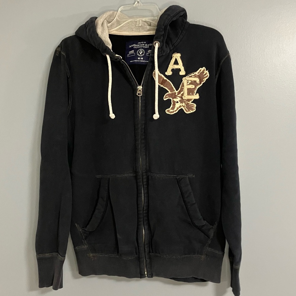 Vintage Look American Eagle Sweatshirt  size M used in great condition.